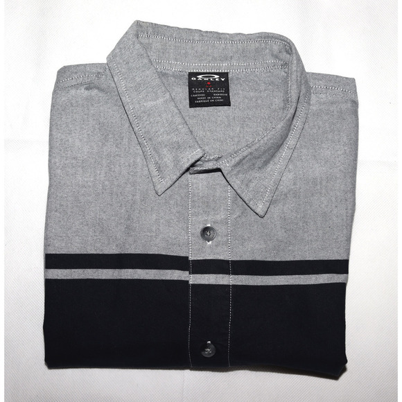 Oakley Regular Fit Mens Short Sleeve Button Up Embroidered Logo Shirt Size Small - Picture 6 of 8